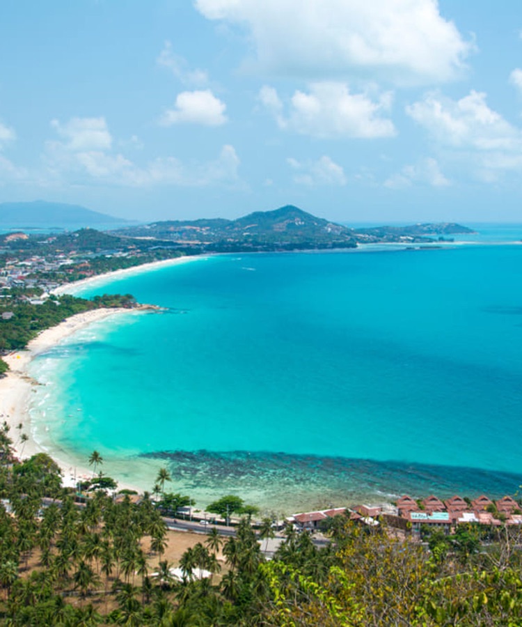 The white sand and turquoise water of Chaweng Beach